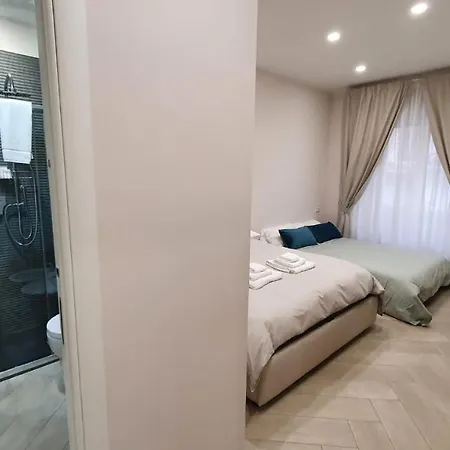 Dimora Costantino 住宿加早餐酒店 那不勒斯