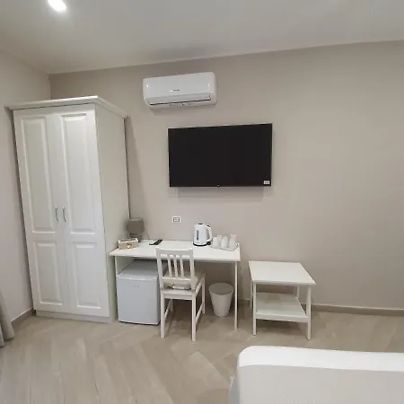 Dimora Costantino ベッド・アンド・ブレックファスト ナポリ